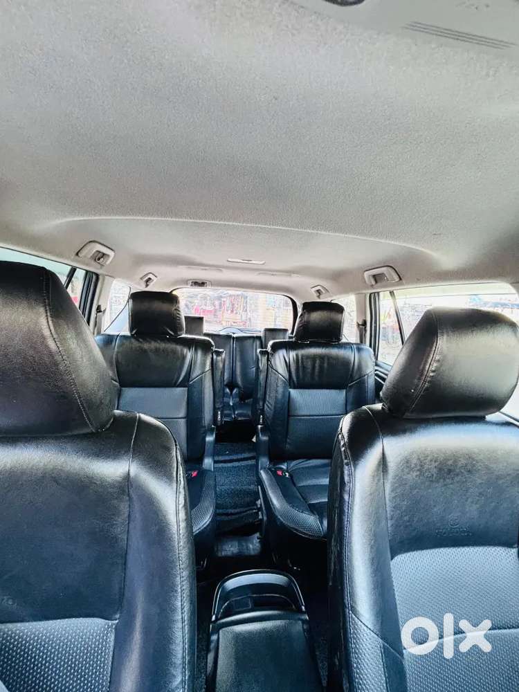 Toyota Innova Crysta 2.4 V Diesel 2017