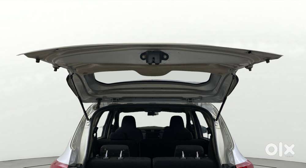 Renault Triber Rxt, 2022, Petrol
