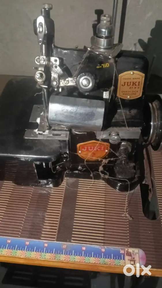 Overlock machine and Sewing Machine DM me anyone interested