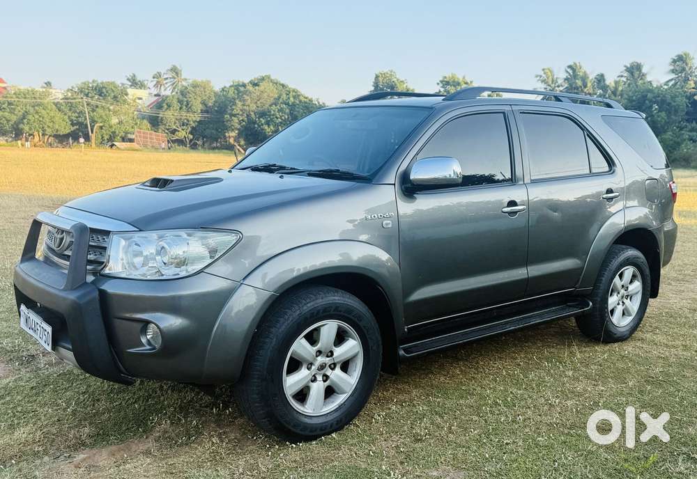 Toyota Fortuner 4x4 Manual Limited Edition, 2010, Diesel