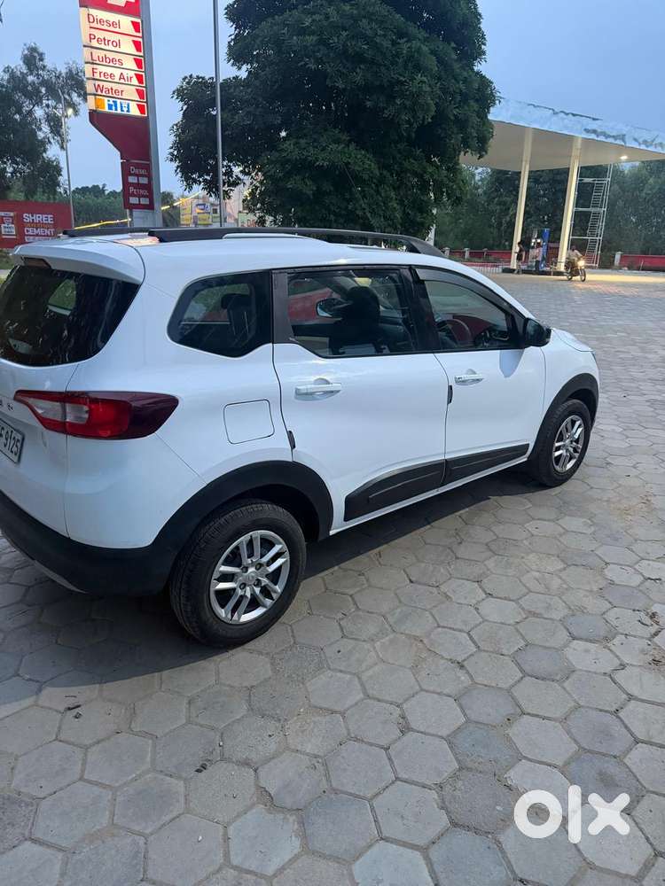 Renault Triber Rxt, 2022, Petrol