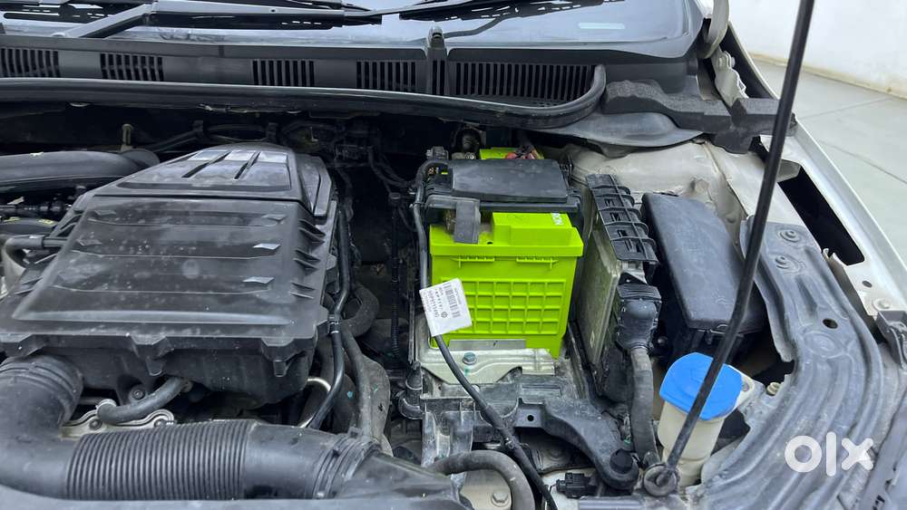 Skoda Slavia Ambition 1.0l Tsi At, 2022, Petrol