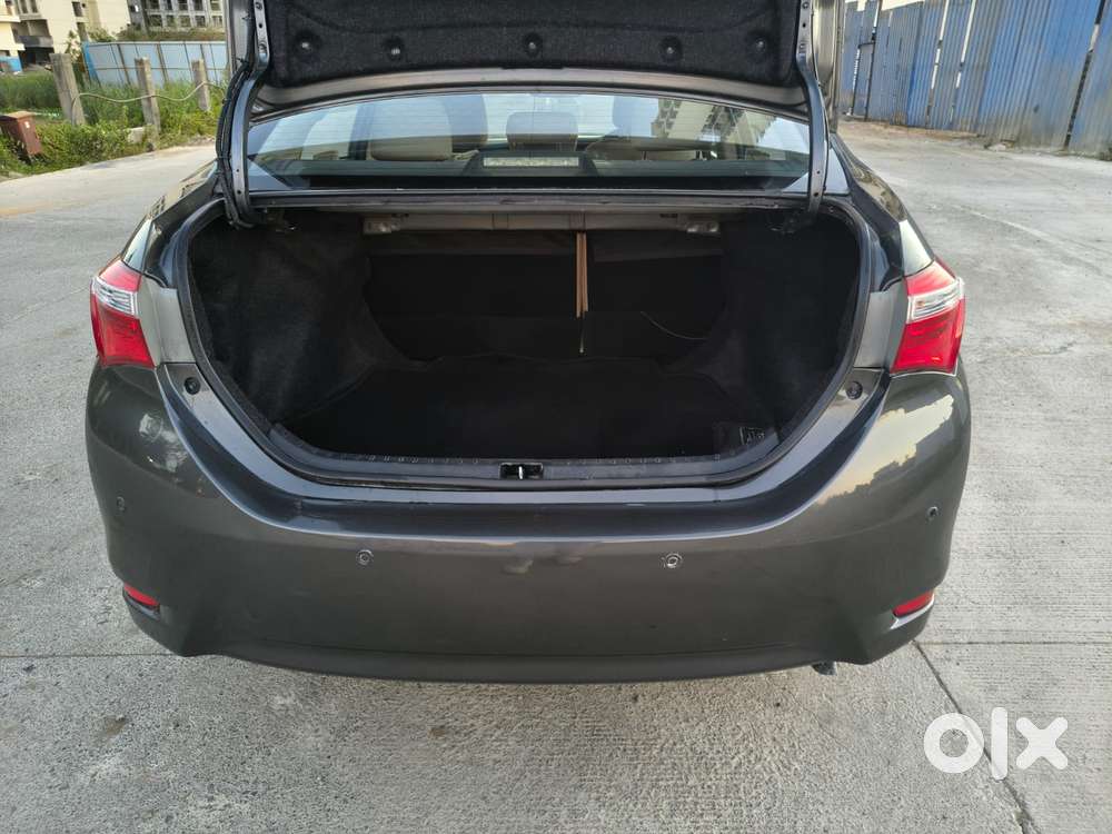 Toyota Corolla Altis 1.8 J, 2016, Petrol