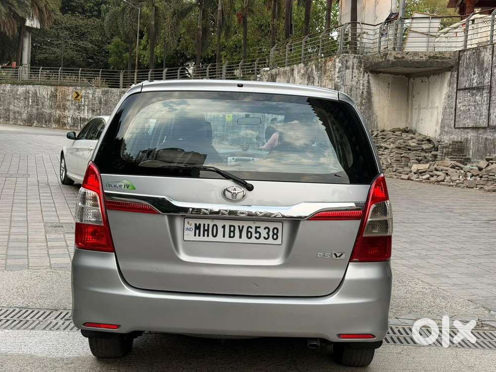 Toyota Innova 2015 Diesel 180000 Km Driven