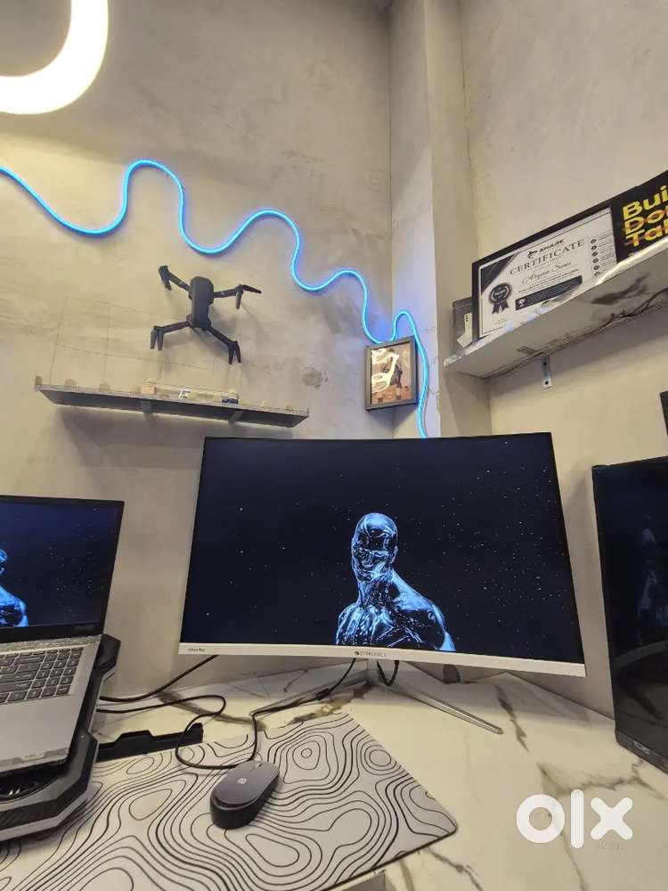 Zebronics 32 Curved Moniter with in-built speakers