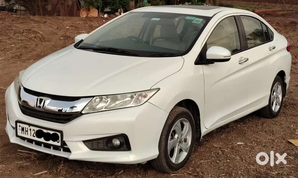 Showroom Condition 
Sunroof, Push Button Start
All New Tyers & Battery