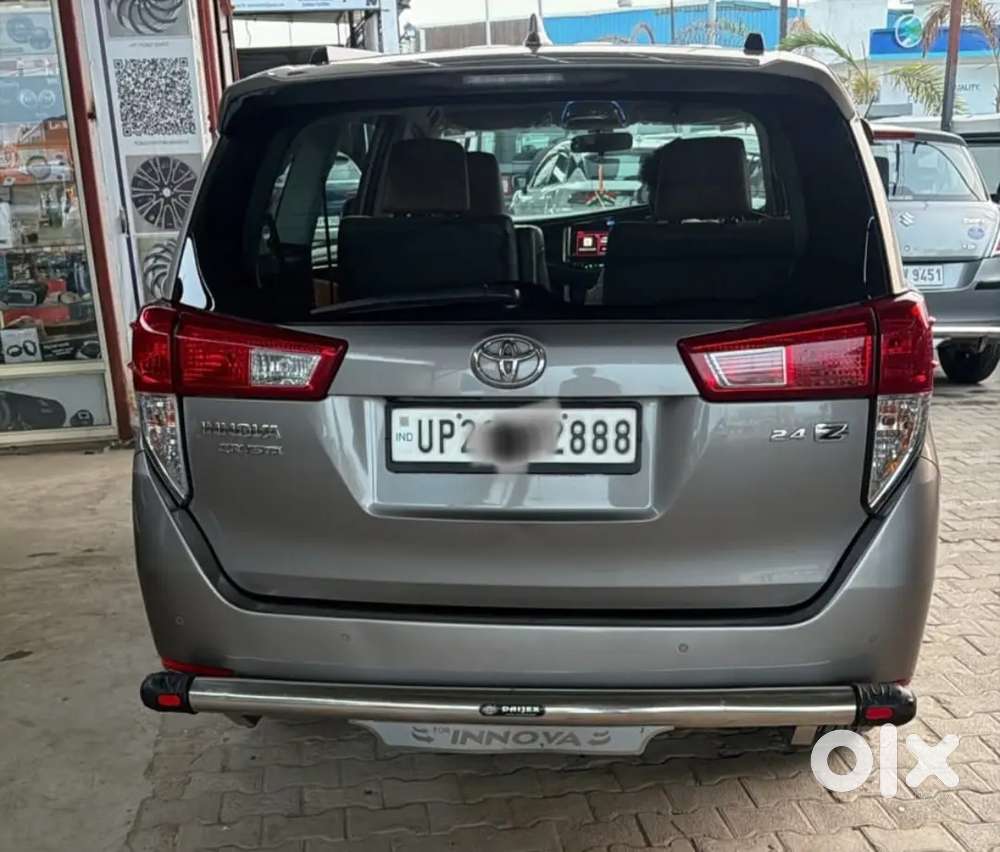 People Mover Innova Crysta 2022 Available With Automatic Transmission