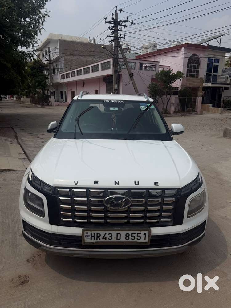 Hyundai Venue Petrol 2023