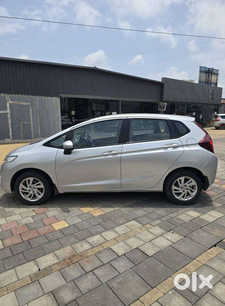 Honda Jazz V Automatic, 2016, Petrol