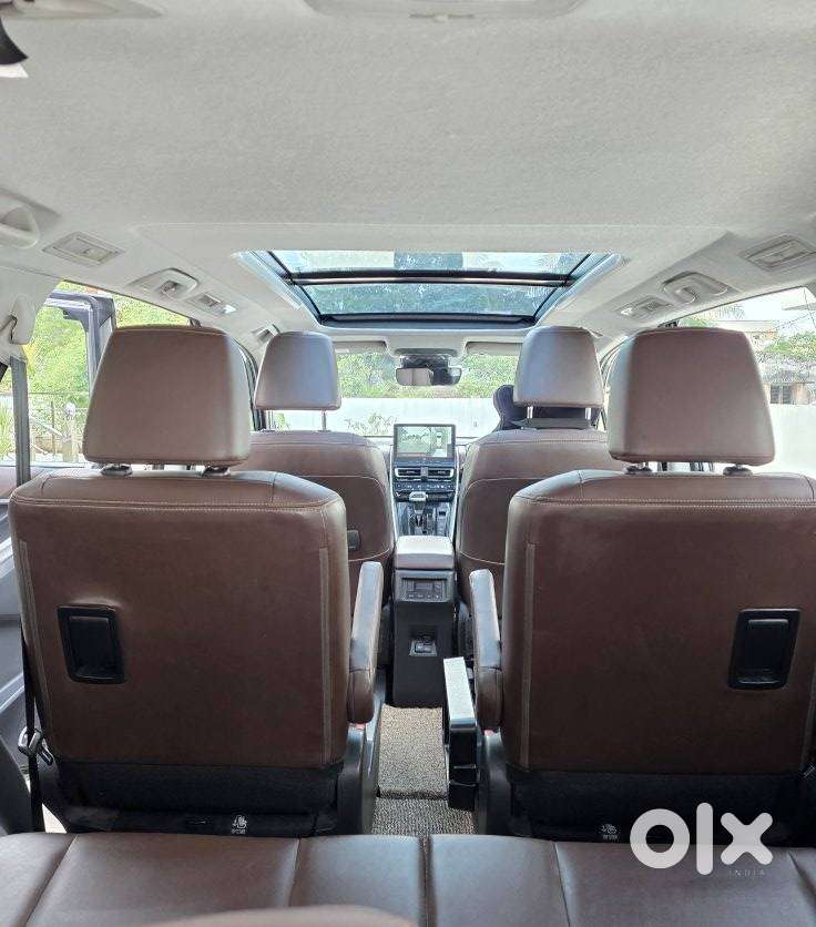 Toyota Innova Hycross 2.0 Zx (o) Hybrid 7 Str, 2023, Petrol
