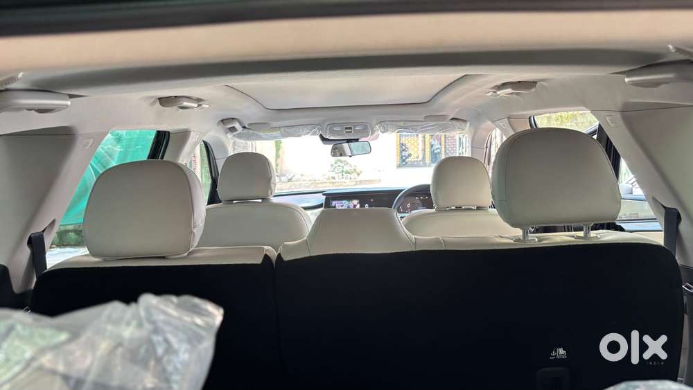 Mahindra Xuv700 2.2 Ax 7 Diesel Mt Luxury Pack Str, 2023, Diesel