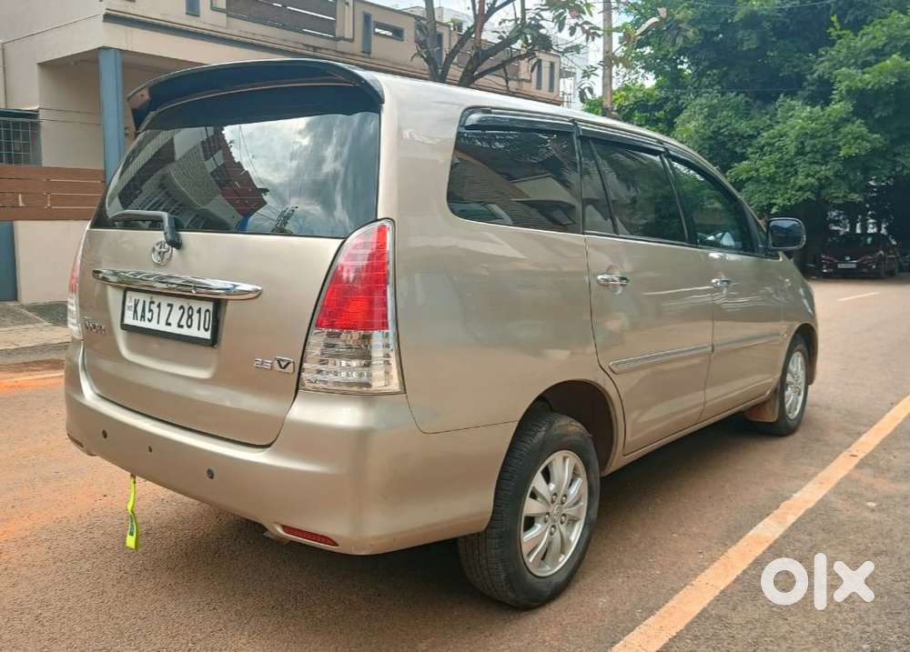Toyota Innova 2004-2011 2.5 V Diesel 7-seater, 2009, Diesel