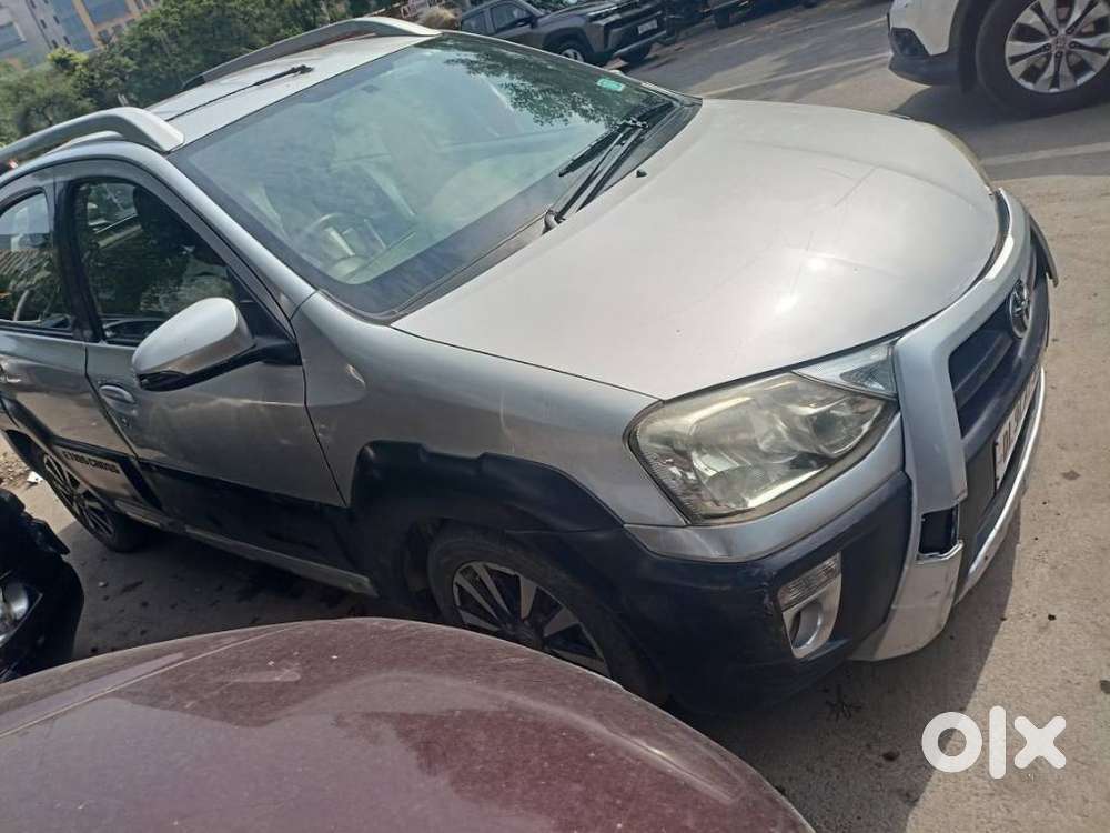 Toyota Etios Cross 1.2l G, 2015, Petrol