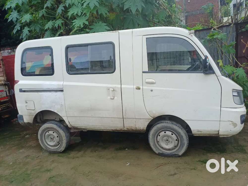 Mahindra Supro 8 Seater