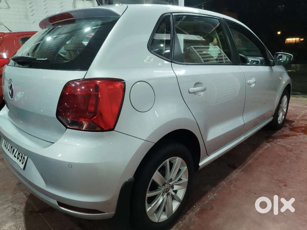 Volkswagen Polo Petrol Highline 1.2l, 2015, Petrol