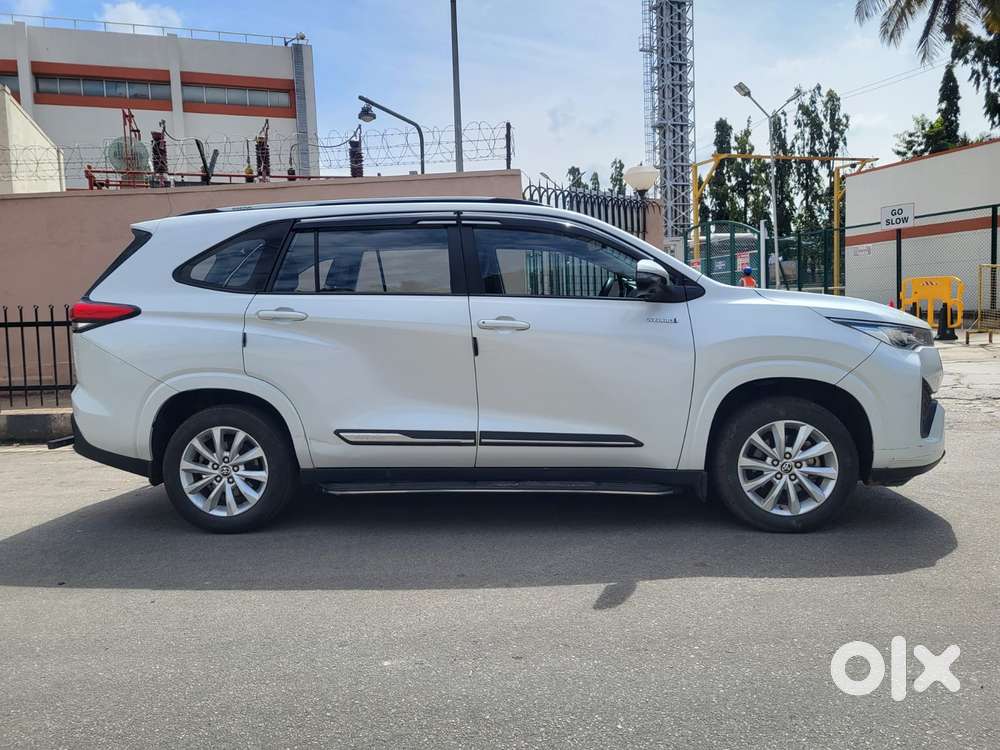 Toyota Innova Hycross 2.0 Vx (o) Hybrid 7 Str, 2023, Cng & Hybrids