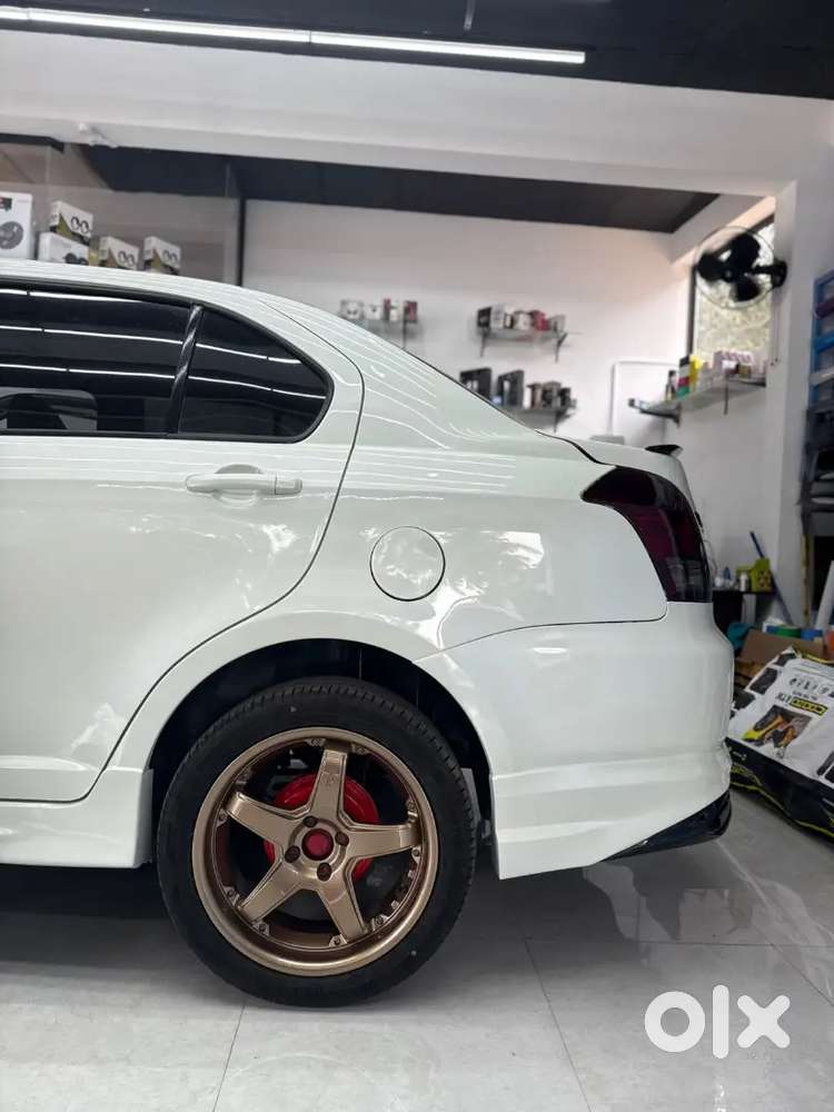 Maruti Suzuki Dzire 2011