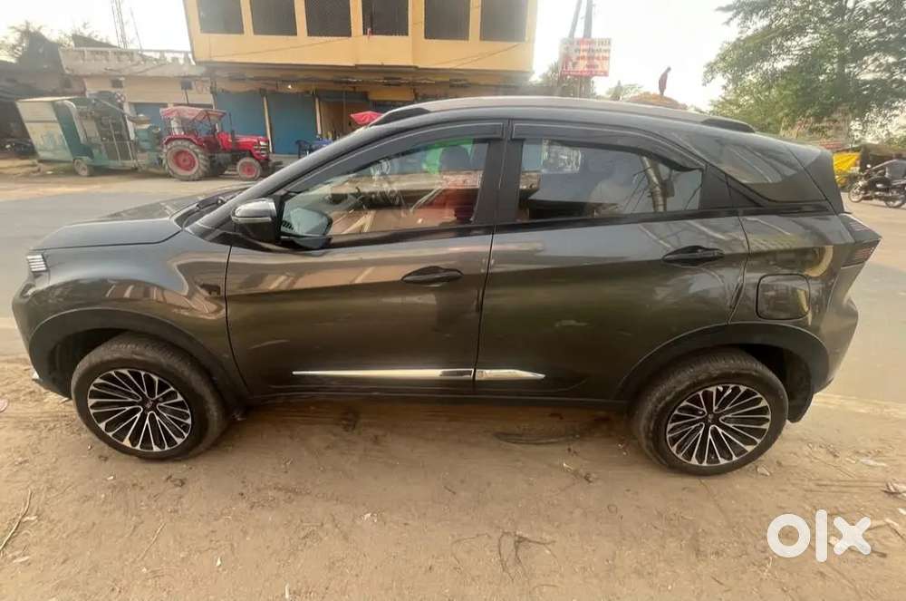 फुल मेंटेन गाड़ी अलग से 147000 का एसेसरीज लगा हुआ