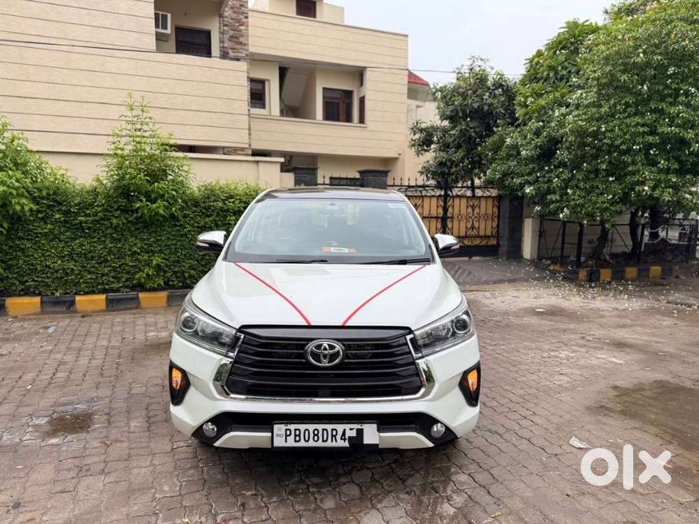 Toyota Innova Crysta 2.4 V 7 Str, 2017, Diesel
