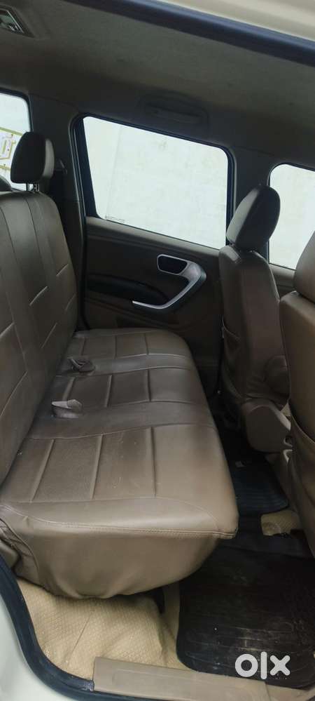 Mahindra Tuv 300 T8, 2016, Diesel