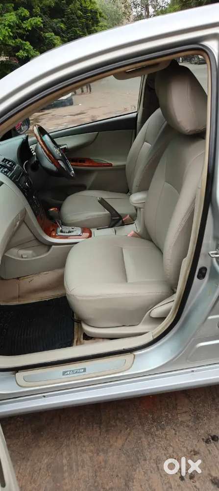 Toyota Corolla Altis 2011