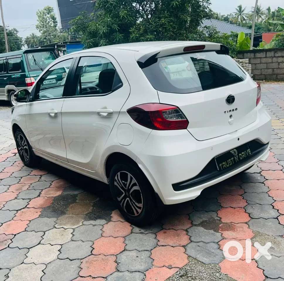 Tata Tiago 1.2 Revotron Xt (o), 2024, Petrol
