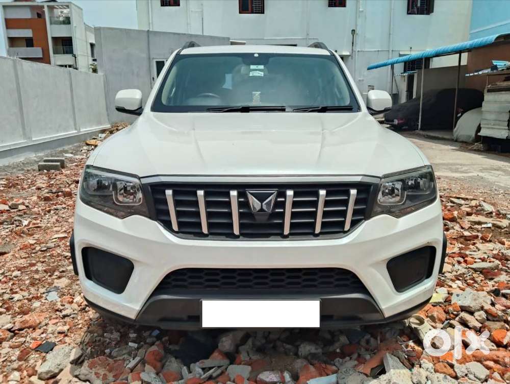 Mahindra Scorpio N Z4 Petrol Mt 7 Str, 2023, Petrol