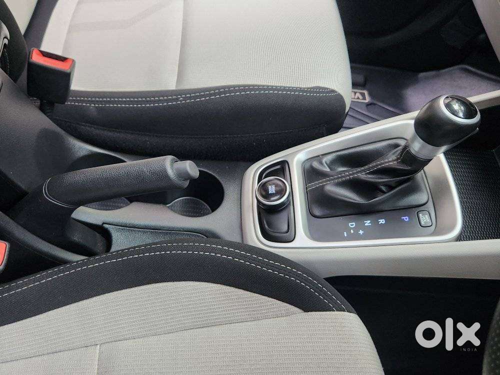 Hyundai Venue 1.0 S (o) Turbo Dct, 2025, Petrol
