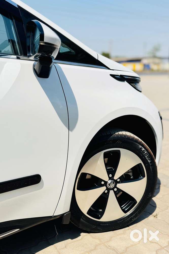 Mg Windsor Ev Essence, 2024, Electric