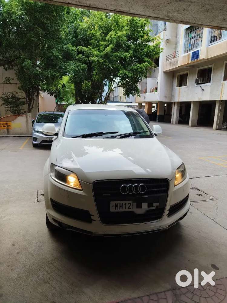 Audi Q7 (mint Condition)