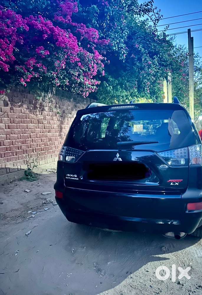 Mitsubishi Outlander Petrol 2012