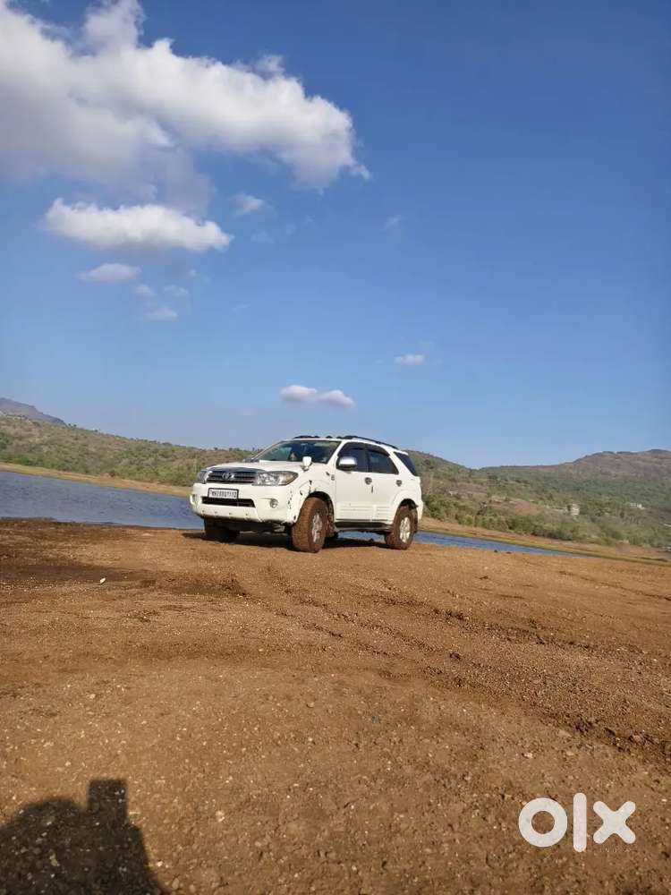 Toyota Fortuner 2011 Diesel 140000 Km Driven