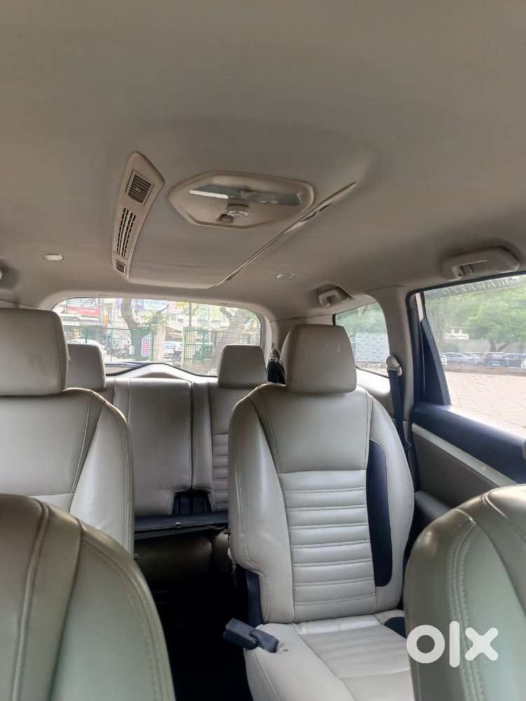 Mahindra Marazzo M6, 2018, Diesel