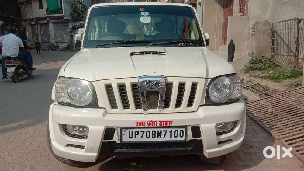 Car Bahot Acchi Condition Me 5saal Renewal Hai Car