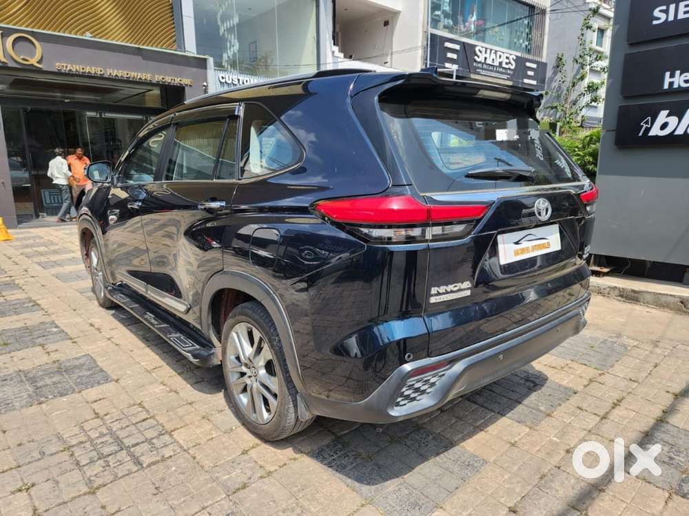 Toyota Innova Hycross 2.0 Zx Hybrid 7 Str, 2025, Petrol