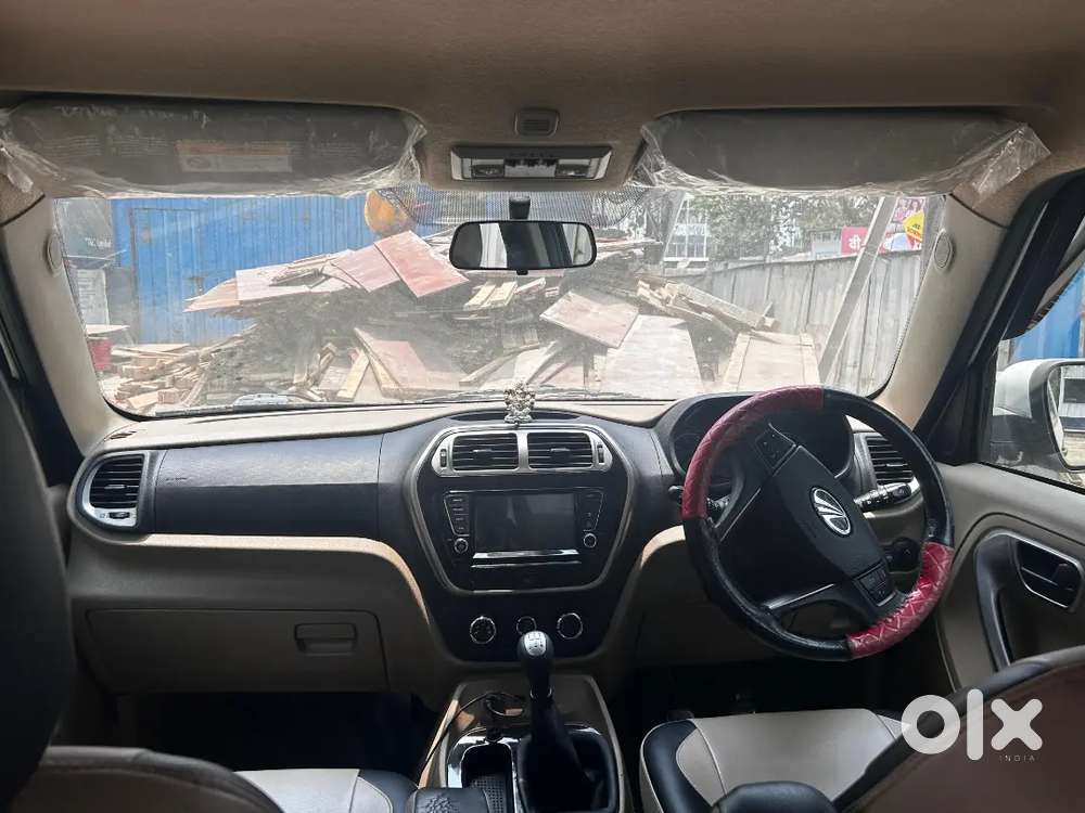 Bolero Neo Top Model 68000 Km Driven Car Is In Good Condition
