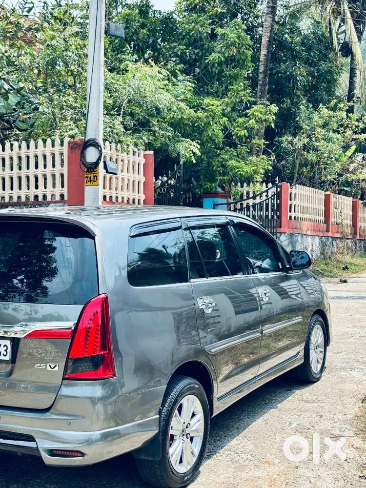 Toyota Innova 2012 Diesel Well Maintained