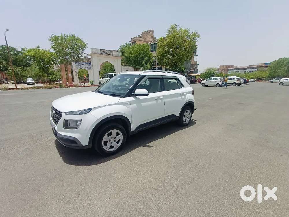 Hyundai Venue 2021 Cng & Petrol 48125 Km Driven