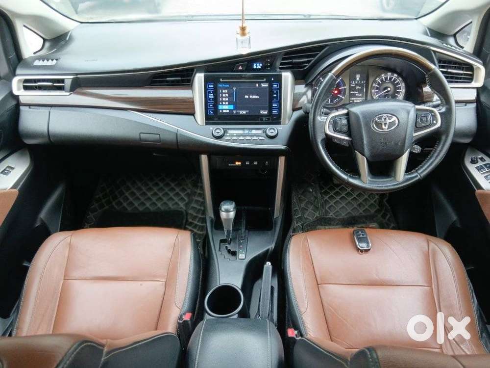 Toyota Innova Crysta 2.8z Automatic, 2016, Diesel