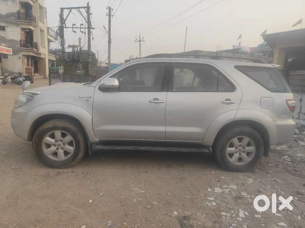 Toyota Fortuner 2010