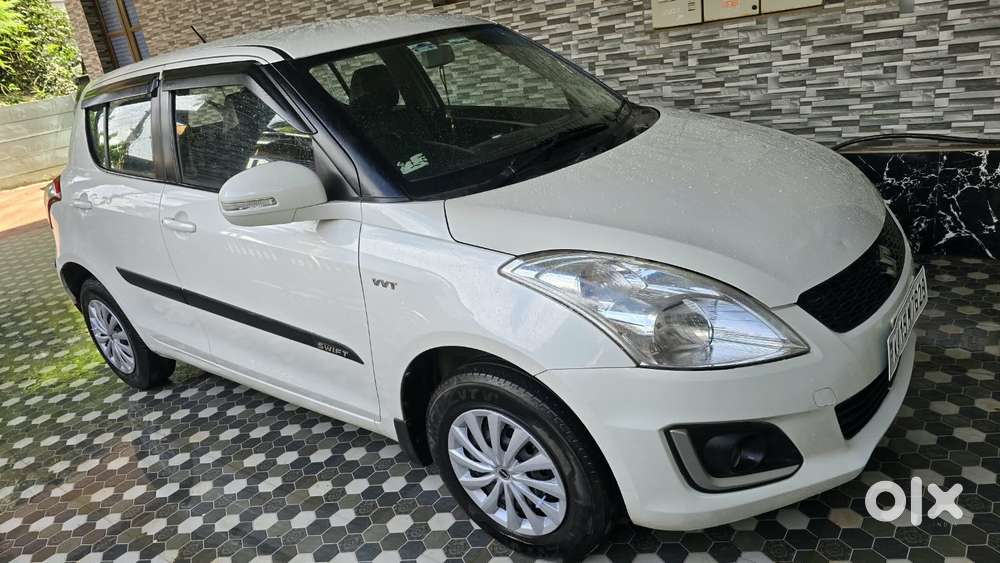 Maruti Suzuki Swift Vxi Abs Bsiv, 2015, Petrol
