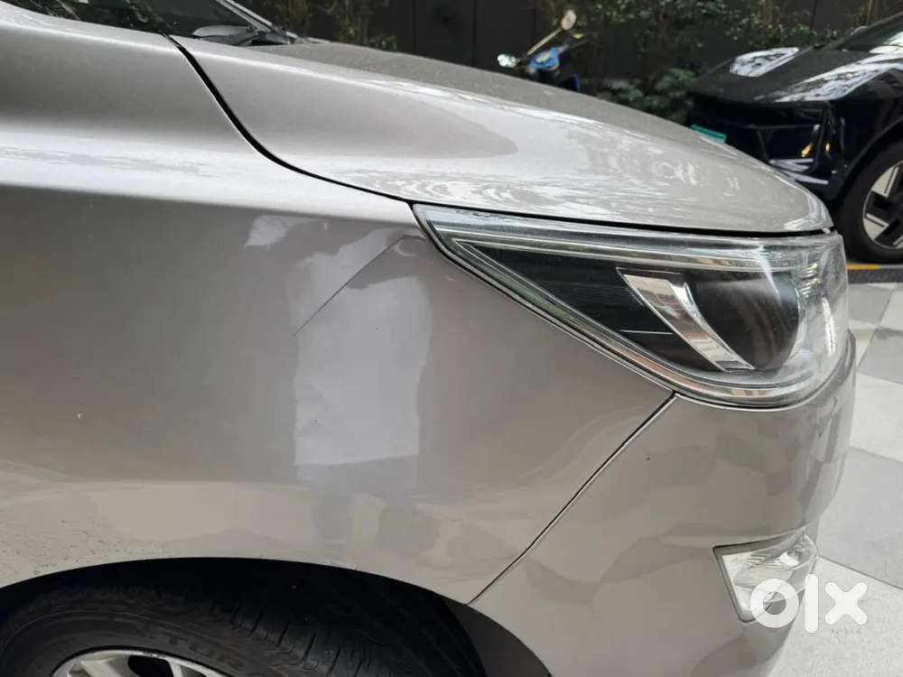 Toyota Innova Crysta Auto 2016 Diesel 150000 Km Driven