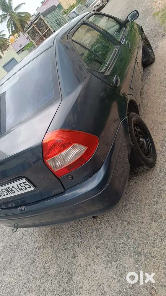 Ford Ikon 2004