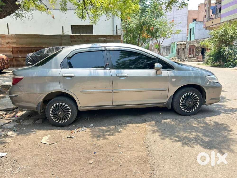 Honda City Zx 2006 Cng & Hybrids Well Maintained