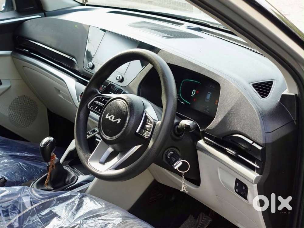 Kia Carens 1.4 Prestige 7 Str, 2023, Petrol