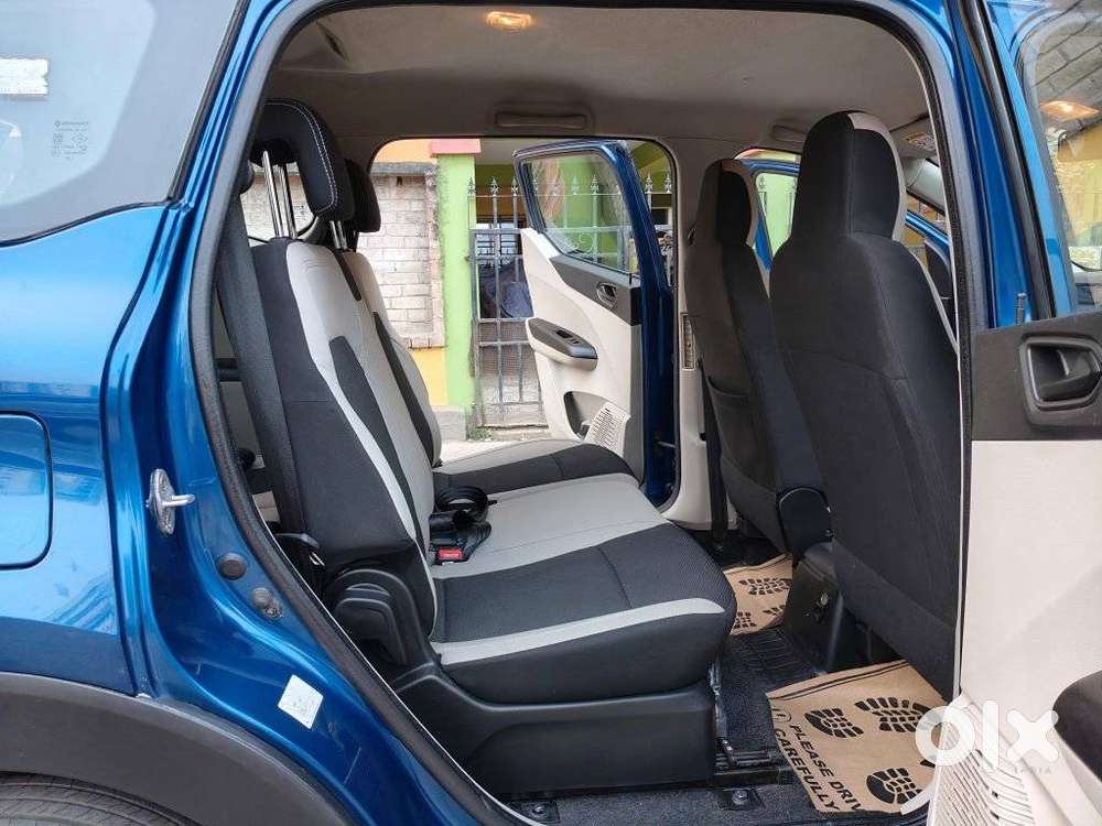 Renault Triber Rxt, 2022, Petrol