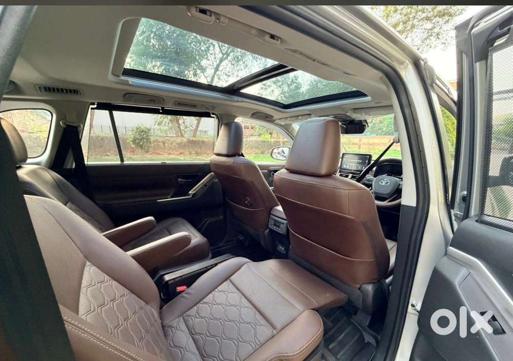 Toyota Innova Hycross 2.0 Zx (o) Hybrid 7 Str, 2025, Petrol