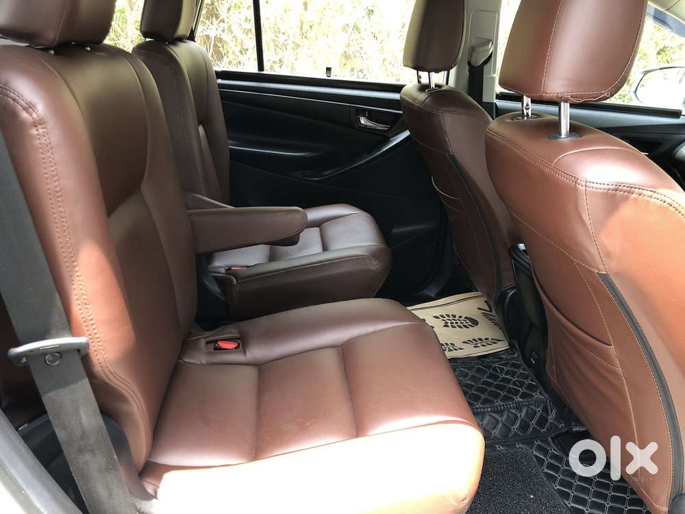 Toyota Innova Crysta 2.4 G Mt 7 Str, 2025, Diesel