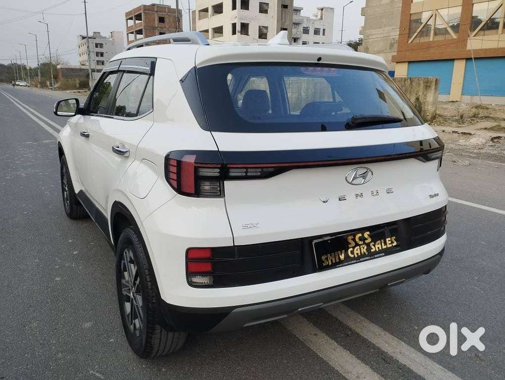 Hyundai Venue 1.0 Sx (o) Turbo Dct, 2023, Petrol