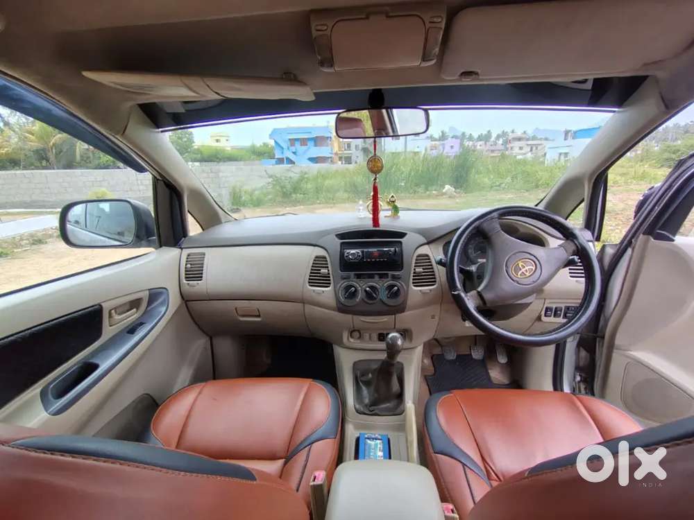 Toyota Innova 2011